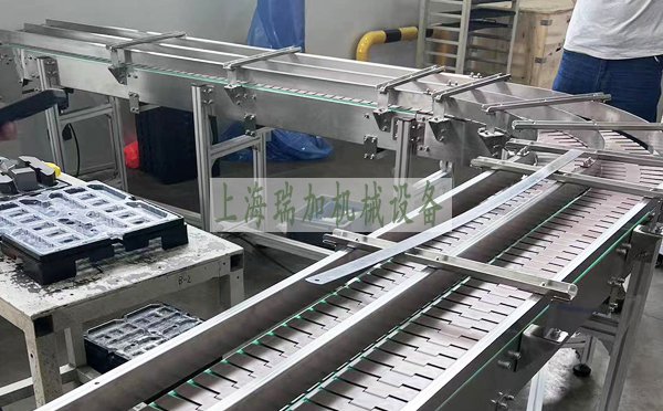 <b>多排多層頂闆鏈輸送線</b>